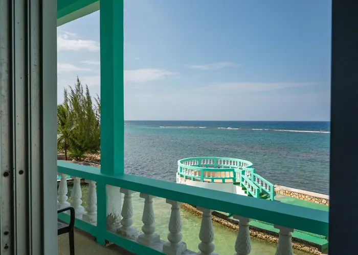 Guest house Ocean Front Triple At Sahara
